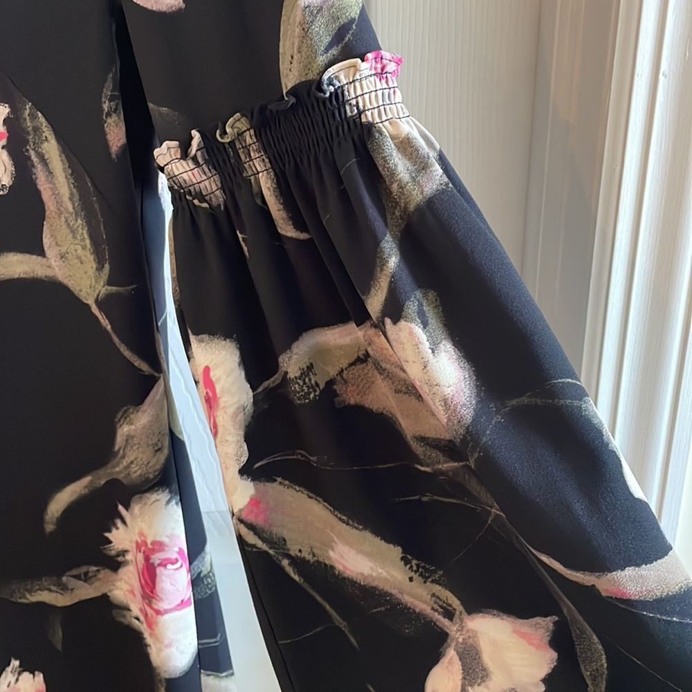 EUC WHBM Floral Bell Sleeve Shift Dress Size 12 - Picture 3 of 6